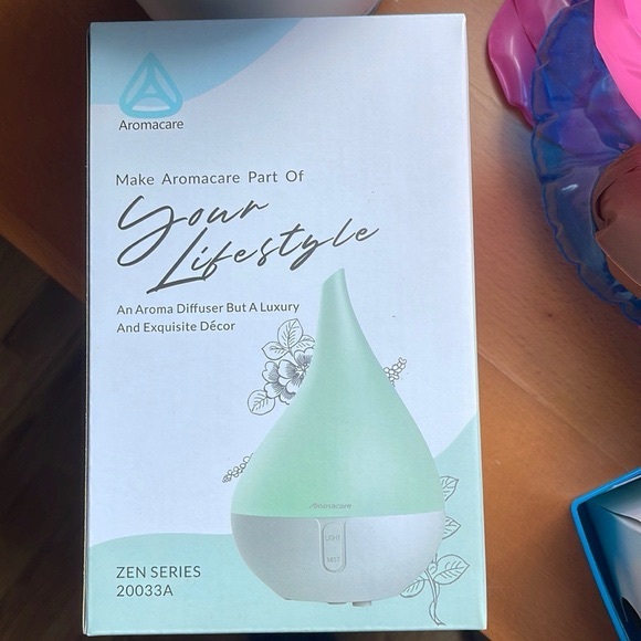 Aromacare Essential Oil Diffuser Aromatherapy Diffusers w/ 6 Essential Oils NEW - Picture 4 of 16